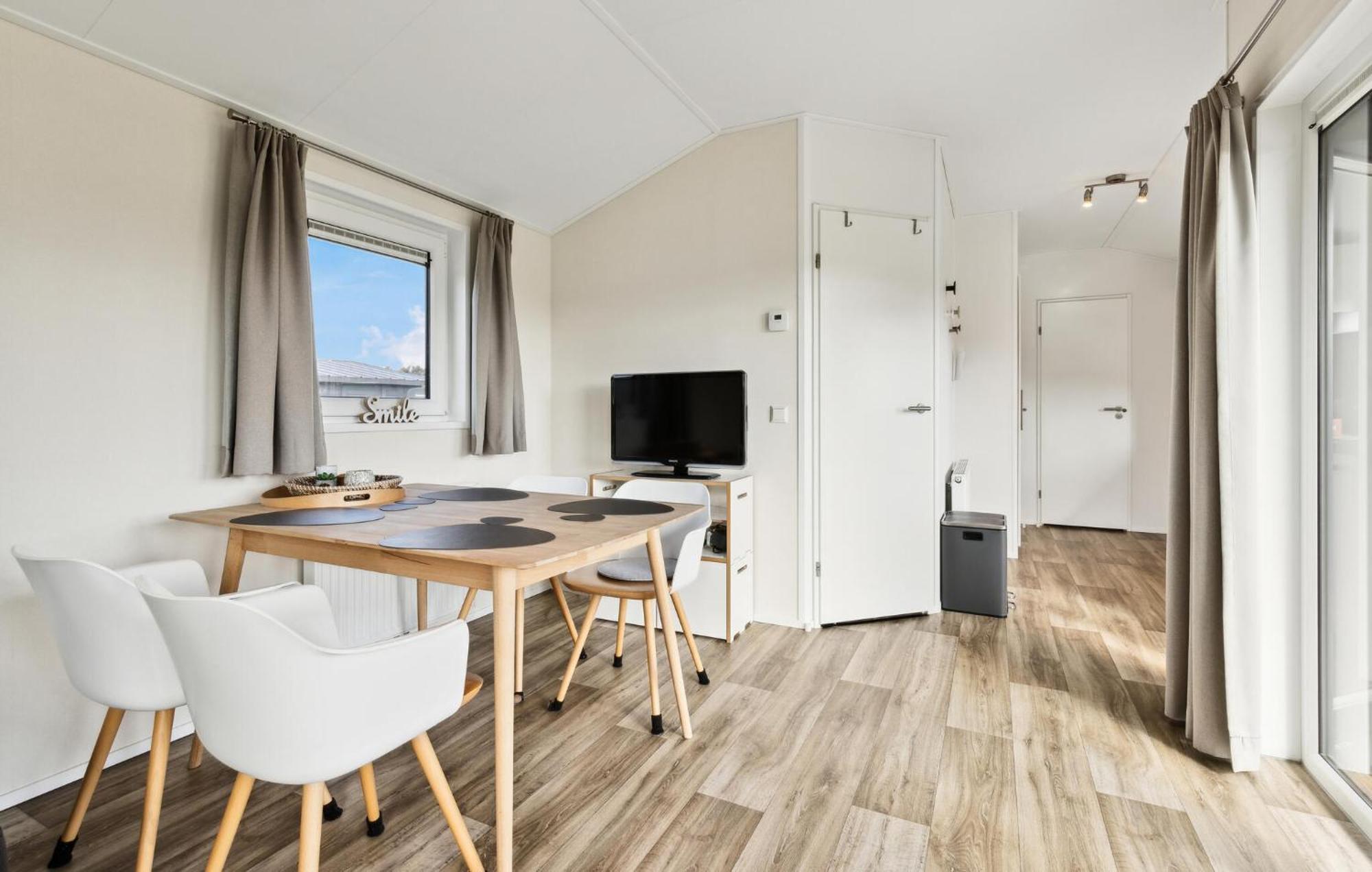 2 Bedroom Beautiful Home In Suesel Susel Exterior photo