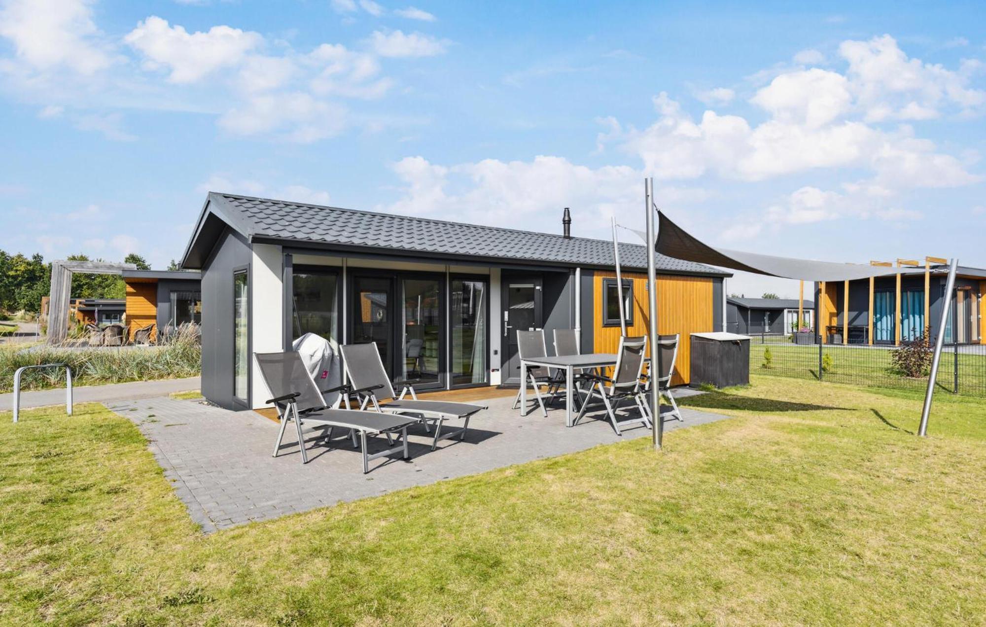 2 Bedroom Beautiful Home In Suesel Susel Exterior photo